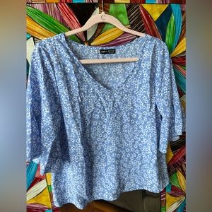 Blue floral blouse ✨